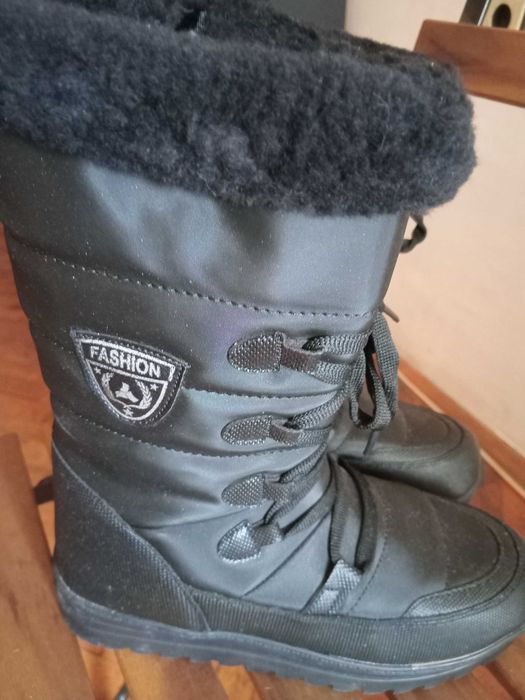 Продавам дамски ботуши