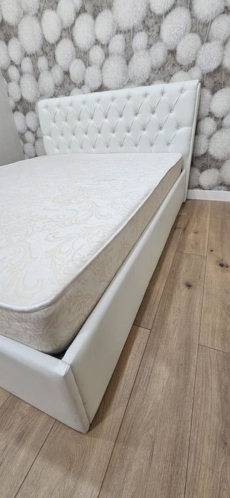 Кровать из эко кожи