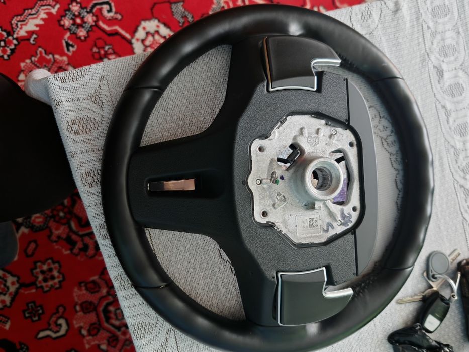 Продавам волан за BMW G- seriq