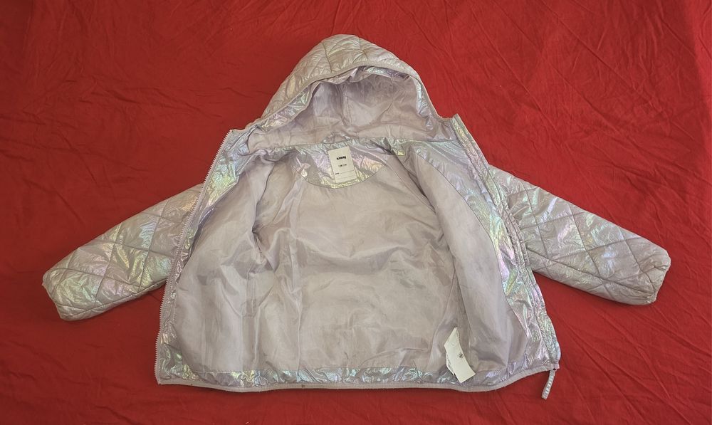 Продавам зимни якета за момиче подходящи за деца на възраст от 6 до 8