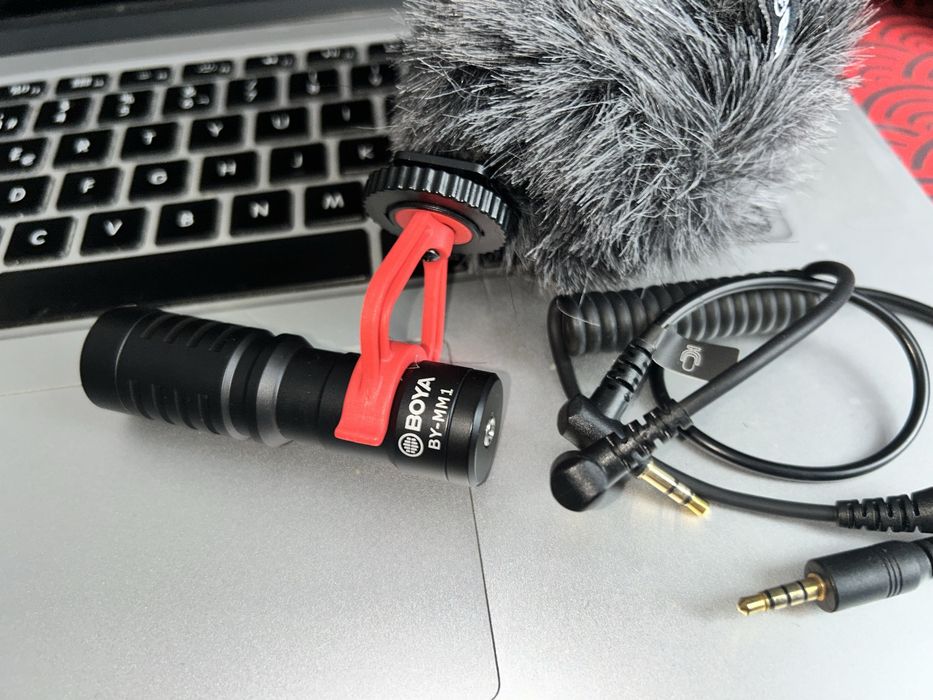 Sony A5000 + Obiectiv 35mm + Accesorii