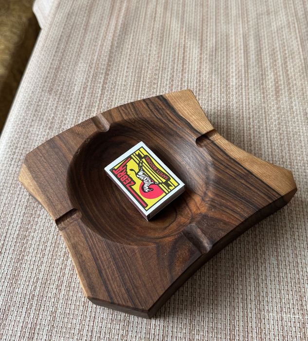 Пепелник от орех