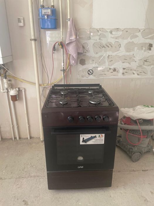 Продам газовую плиту