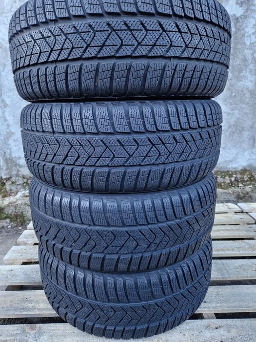 4anvelope iarna 225 45 18(relativ noi 7.5mm) Pirelli 2022