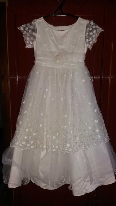 Нарядные платья 4-7 лет