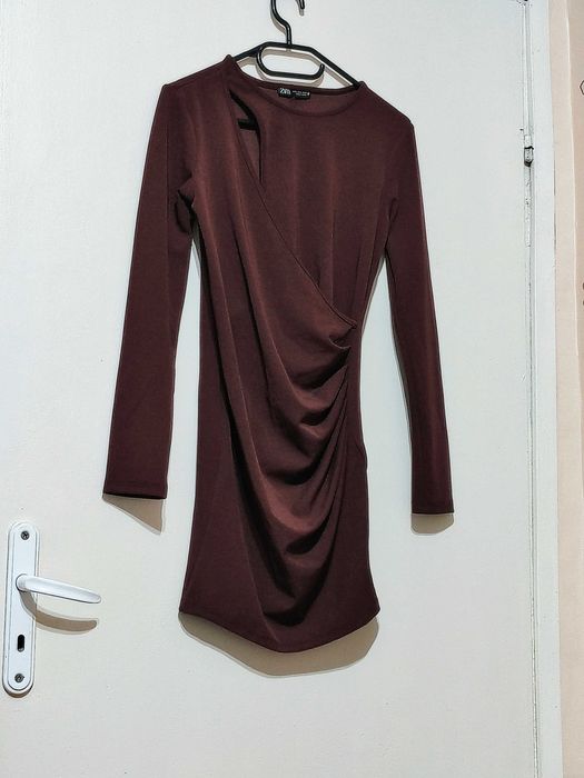 Рокля напълно запазена