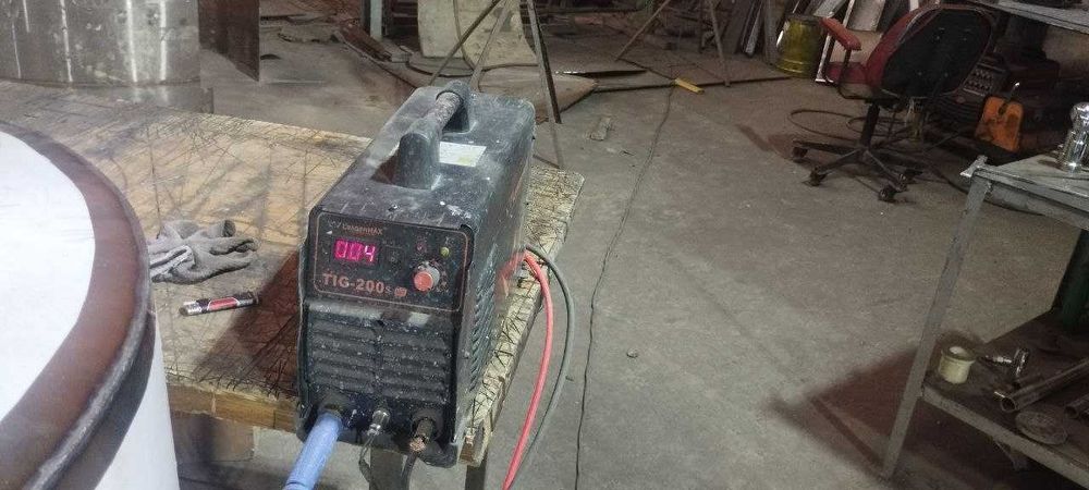 продаю аргонно сварочный аппарат  2 шт  нерж сталь