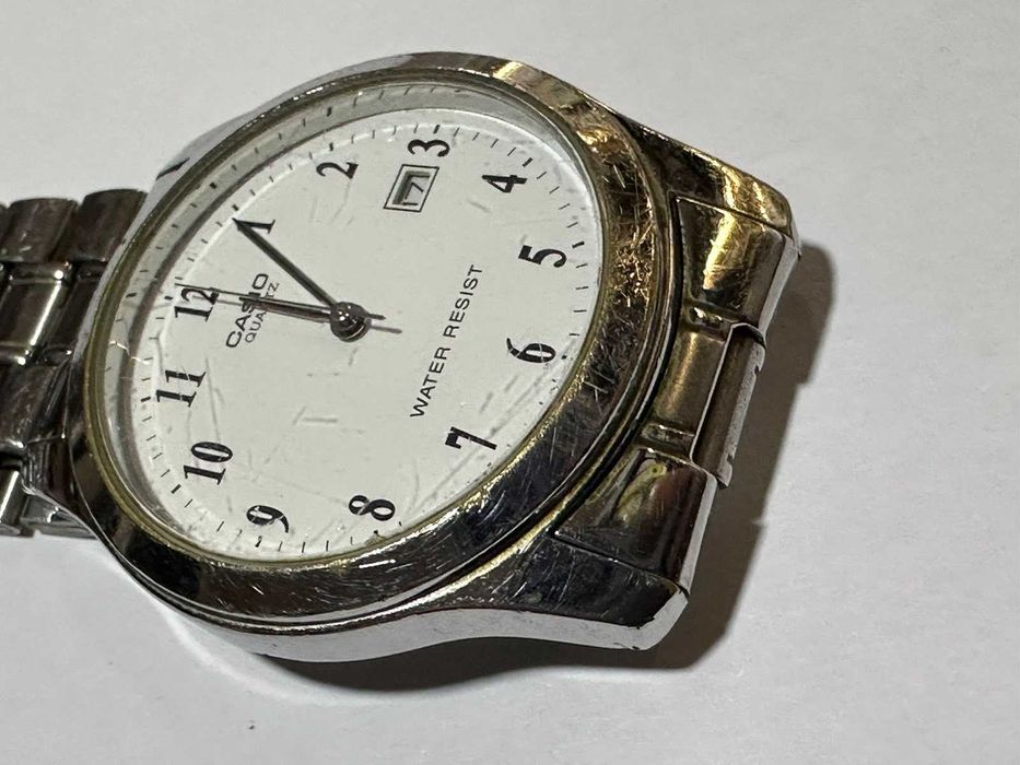 Продавам часовник Casio MTP-1141