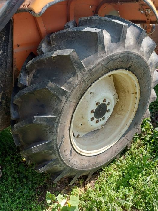 Tractor Fiat Universal 550 DTC original reductor 3 trepte anvelope noi