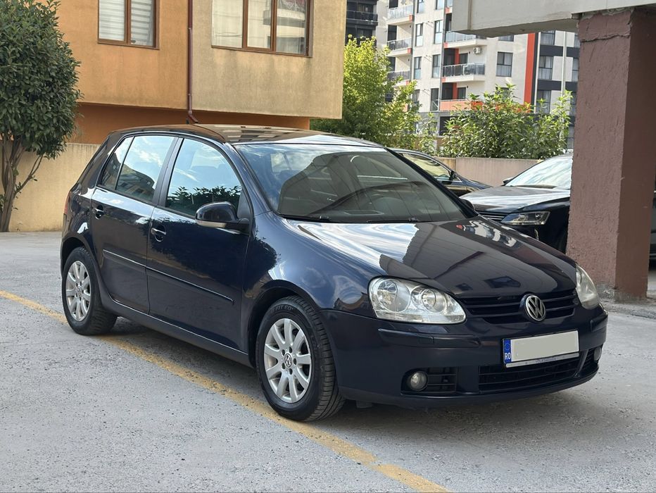 Volkswagen Golf 5 { 2008 } 2.0 TDI