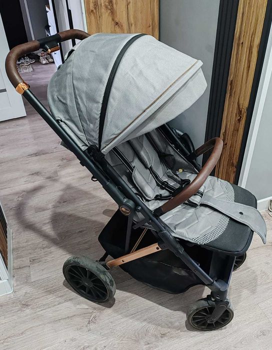 продам детскую коляску