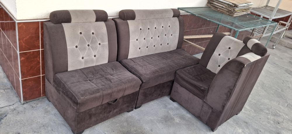 Продам уголок для кухни состояние хорошое.фото реалное то что ест