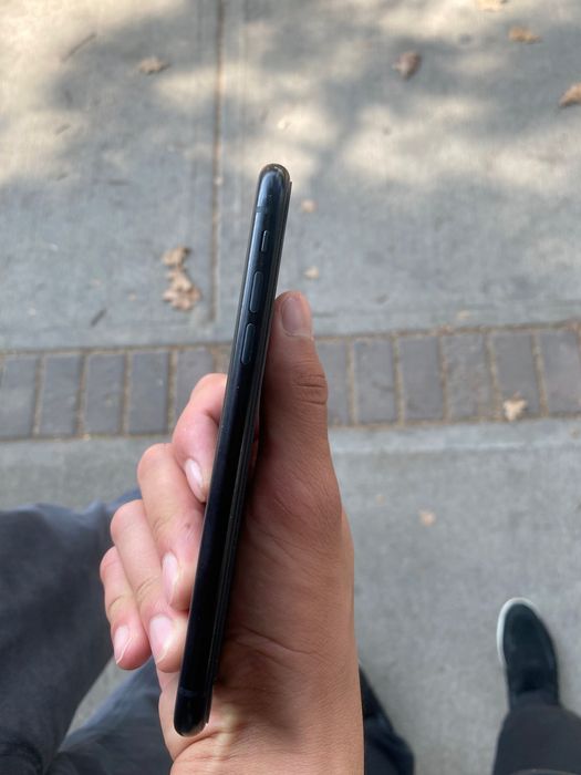 iphone xr 128 79yomkist rangi qora hamma joyi radnoy