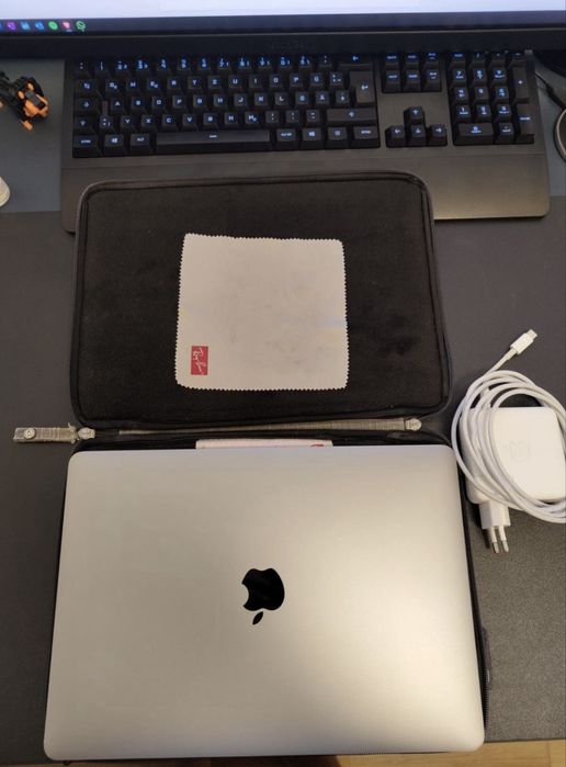 MacBookPro 2017 13-inch RAM 16 GB / SSD 250 GB