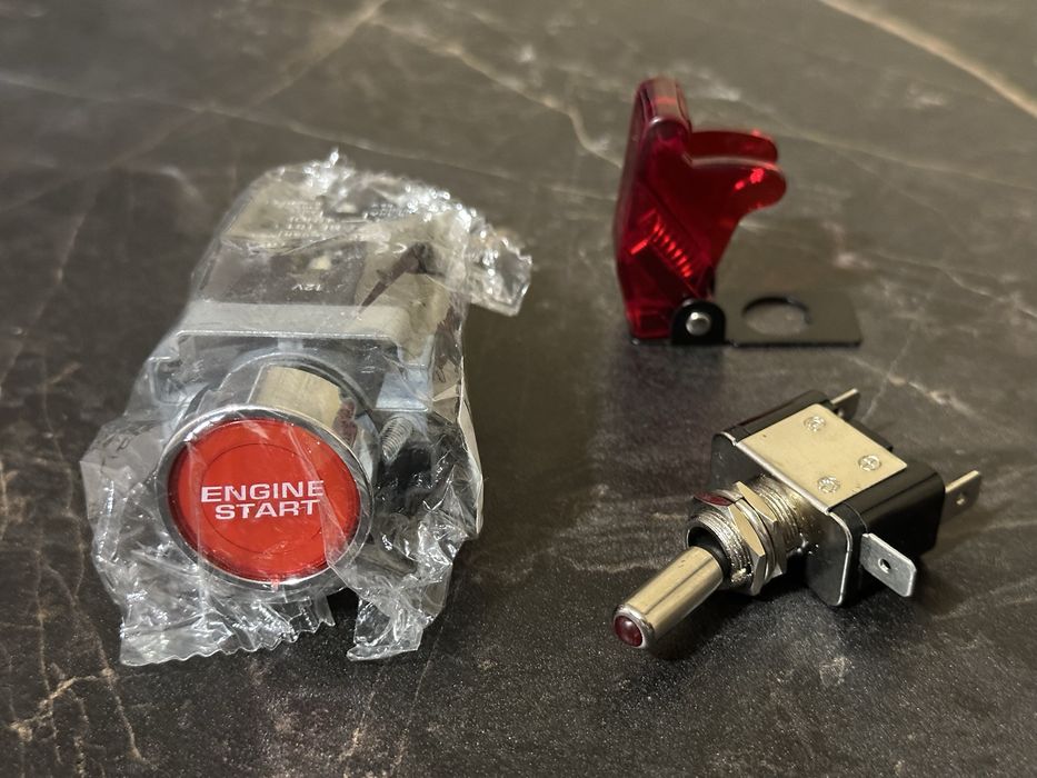 Тумблер и кнопка