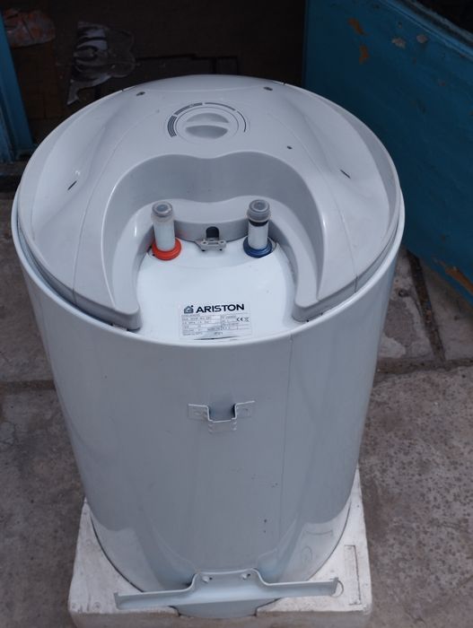 Продам срочно новый аристон