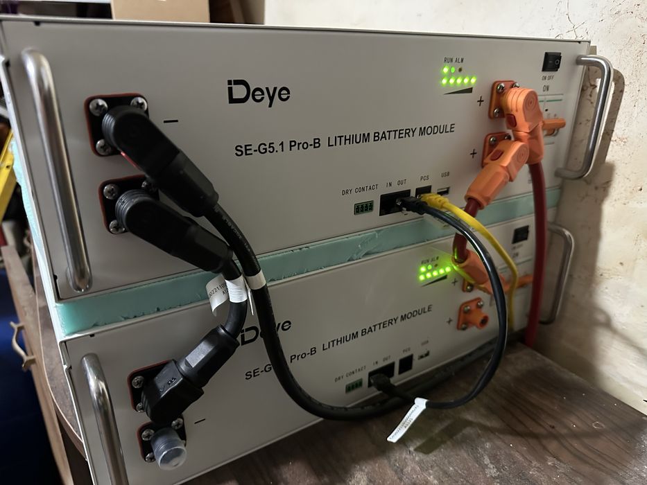 Батерий Deye два броя по 5.12 нисковолтови