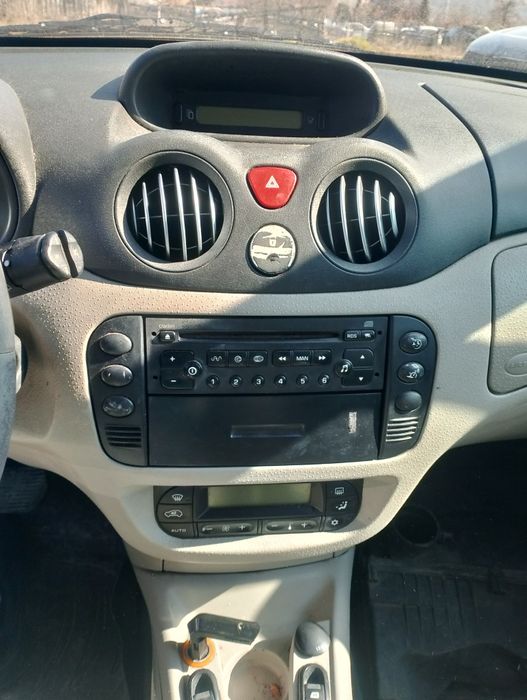 Продавам Citroen c3 1.6 бензин на части . Автоматик