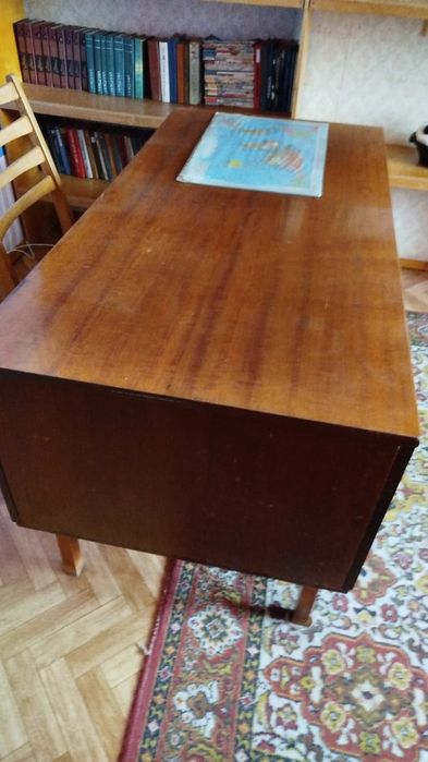 Продам б/у столы