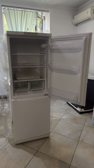 Холодильник Indesit ES 16A