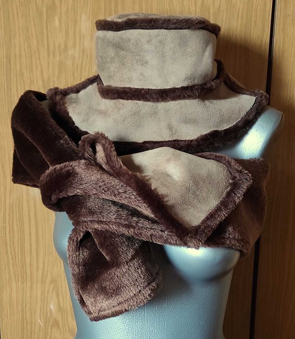 Качествен комплект - топла шапка с двулицев шал. Нов.