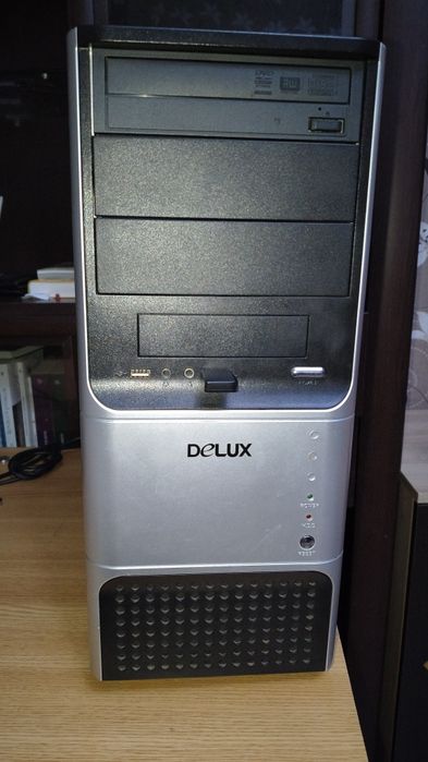 Vând unitate PC Gaming 4GB RAM DDR4 MVMe