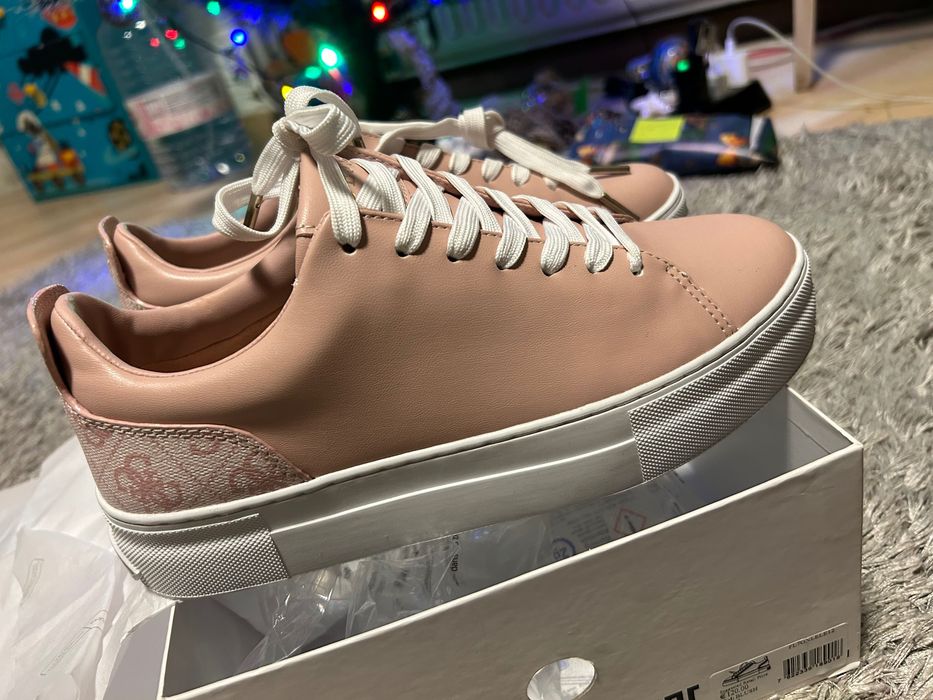 Дамски обувки guess