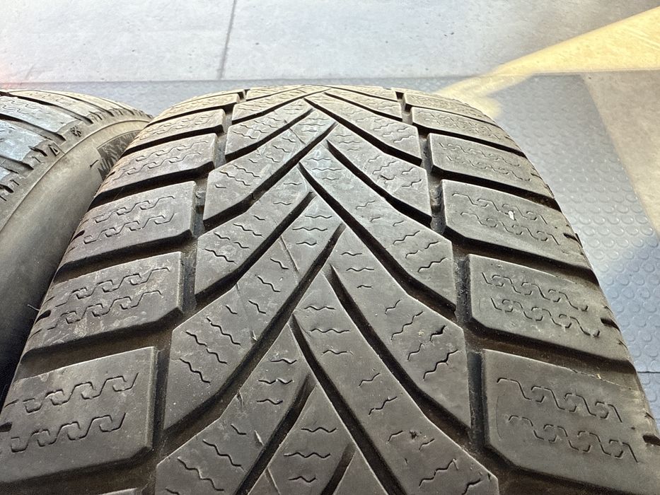 2бр. Зимни Гуми 205/60R/16 -FALKEN- DOT:4722- 4.7мм. ** 35€. за 2бр.**