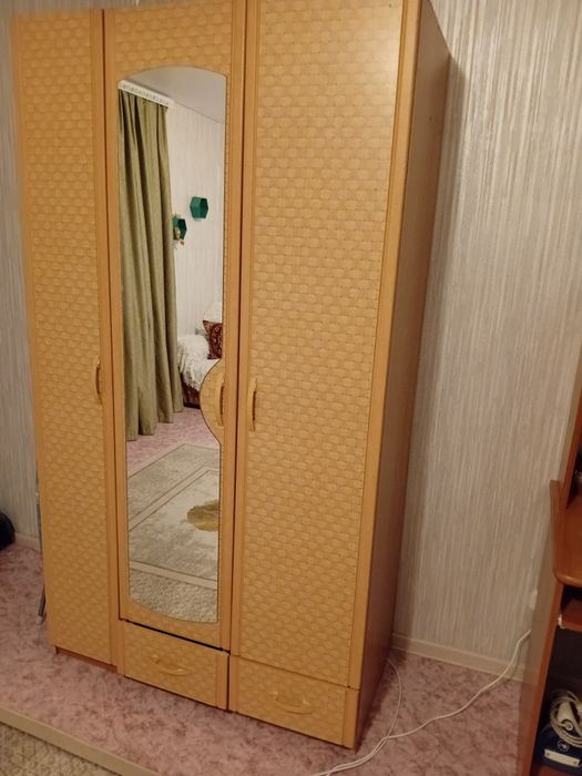 Продам недорого мебель