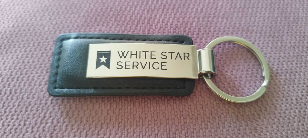 Продавам ключодържател White Star Service