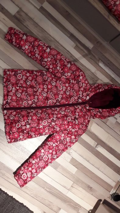 vand jacketa de iarna florala + căciulă