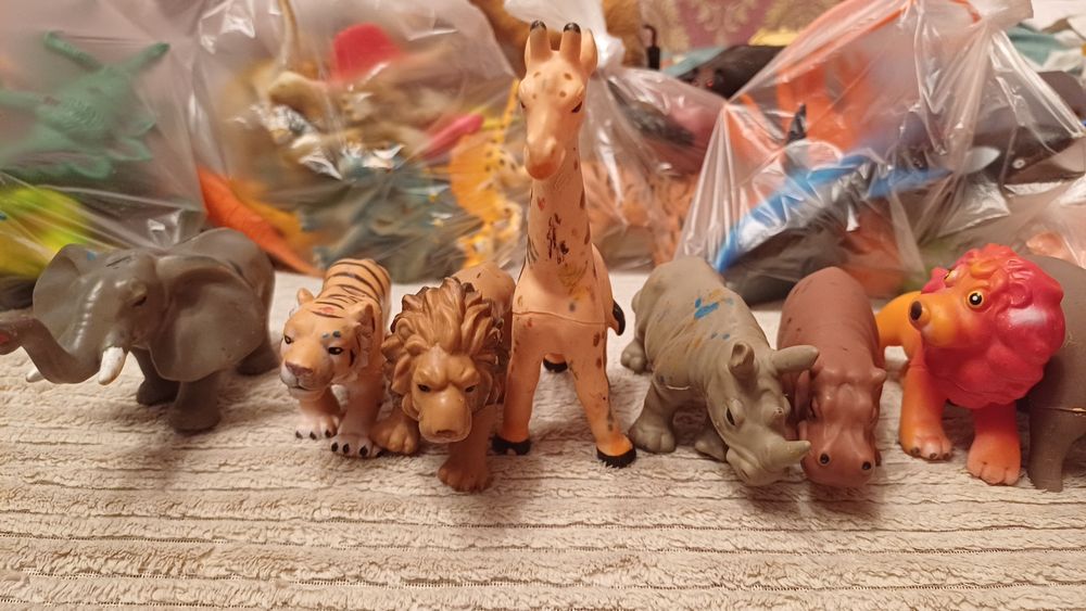 Музыкальные машинки 1500 тг