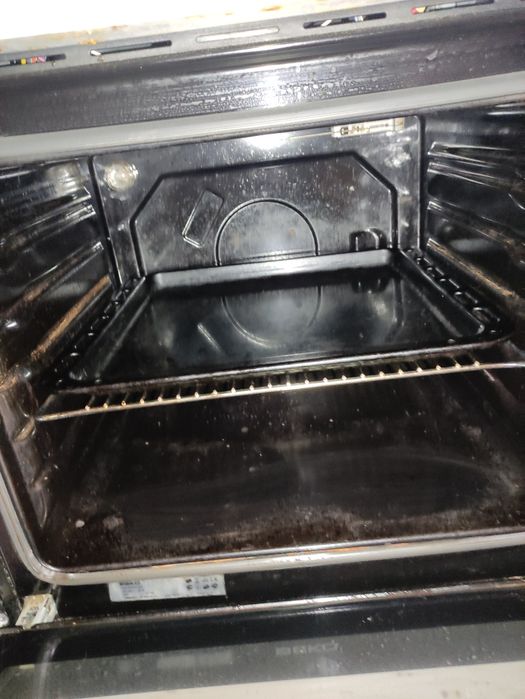 Продам электроплиту 40000.