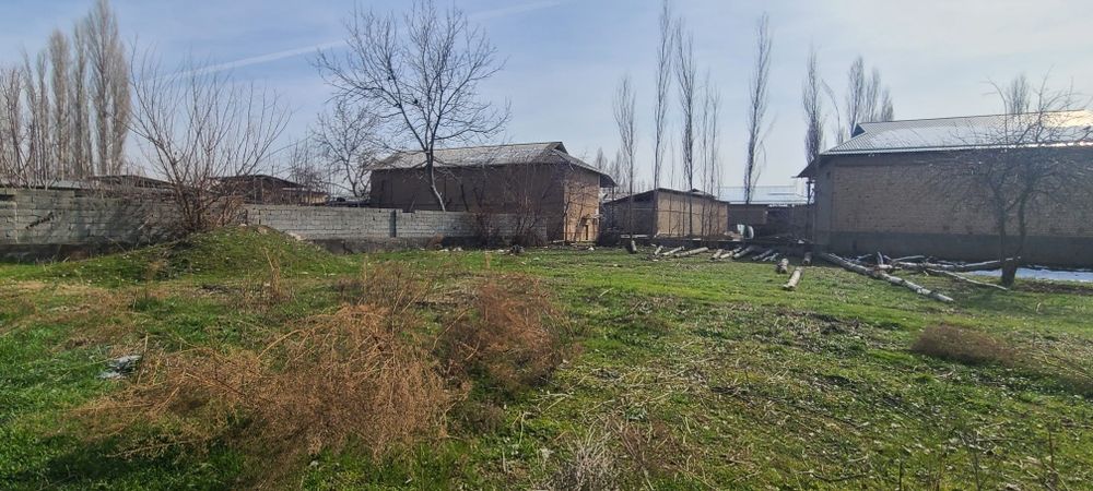 Срочно продаётся участок с времянкой