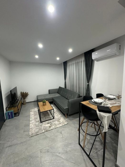 Двустаен широк център Плевен