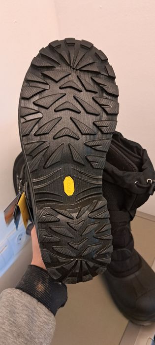 Продам зимние сапоги.