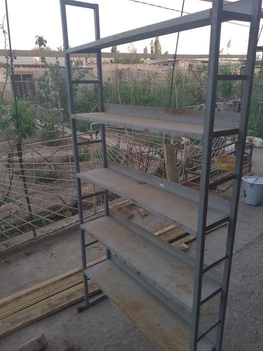 Продается 3 железные полки