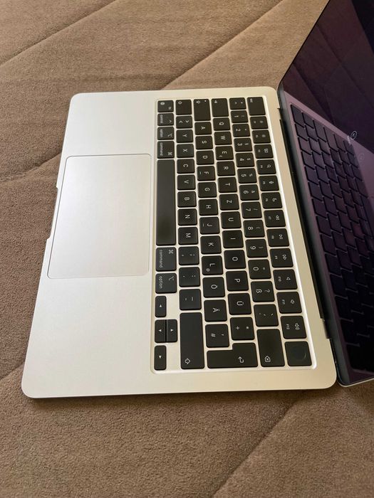13,6" Apple MacBook Air M2, А2681 (2022) Silver