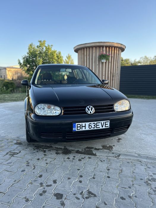 Vând Golf 4 1.4 benzină