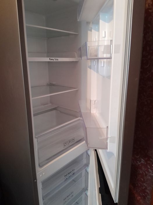 Срочно продаётся холодильник и.тд