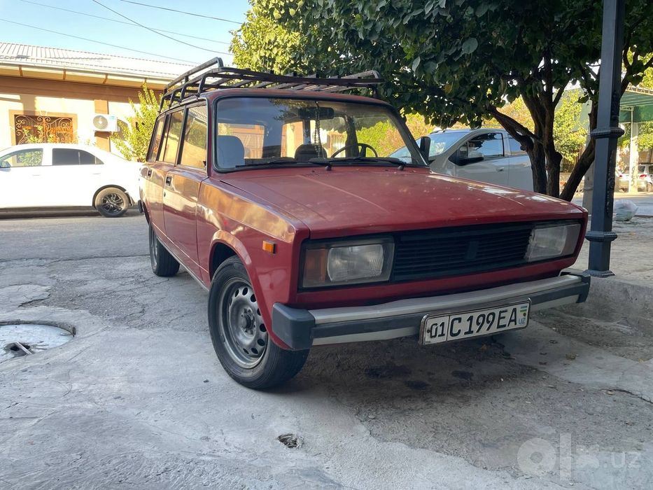 Vaz 2104 rangi qizil 1990 yil