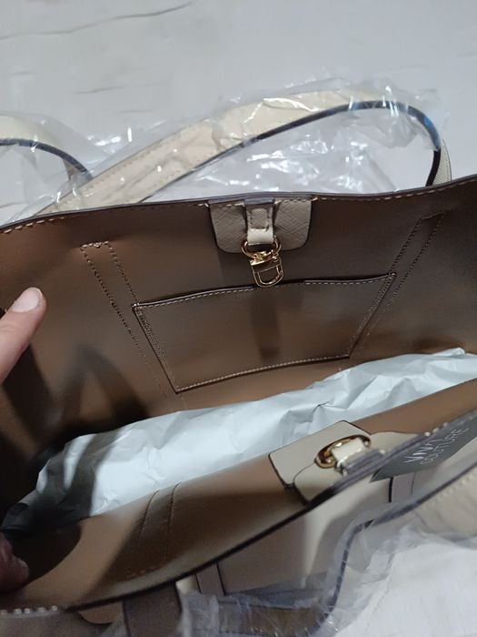 Дамска чанта   бежов цвят