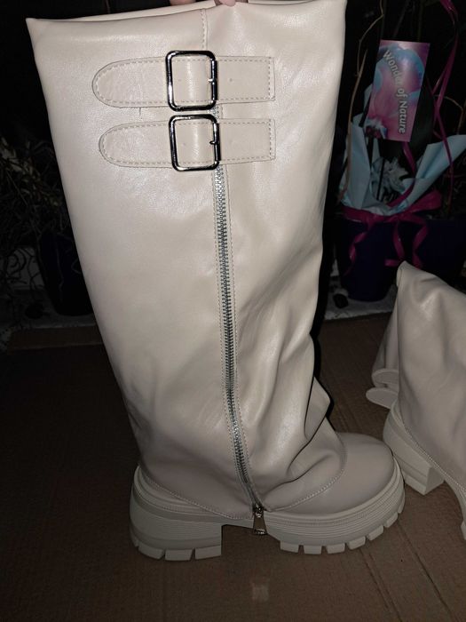 Ботуши, бежови, атрактивни