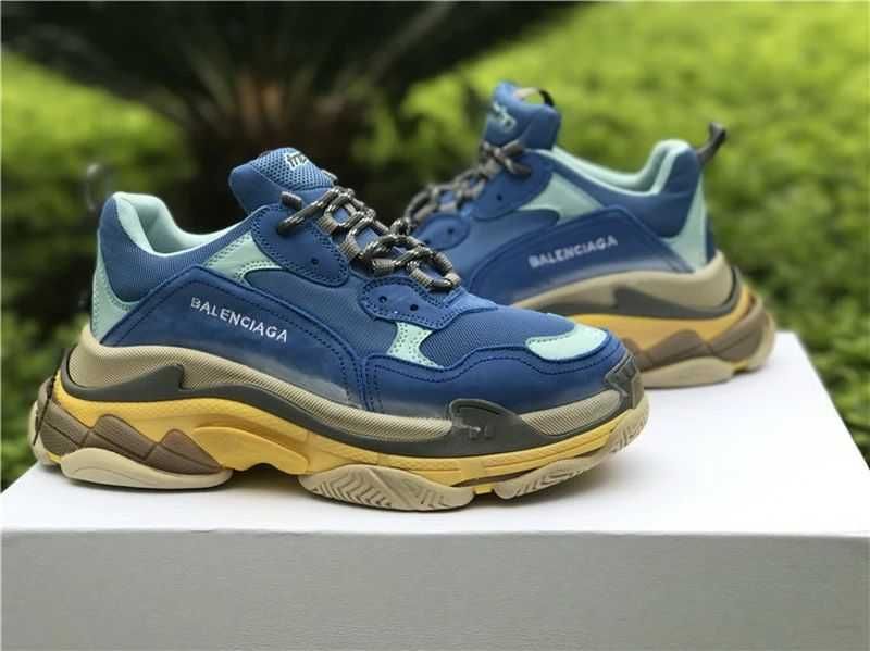 Balenciaga Triple S - Dark Grey/White/Grey