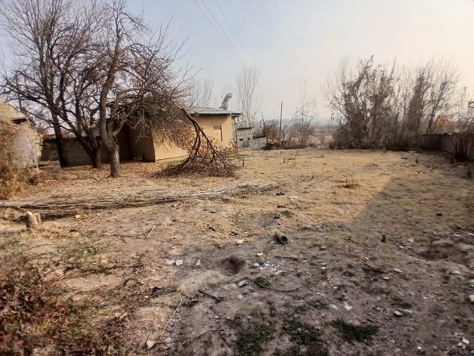 yer, Uy hovli sotiladi