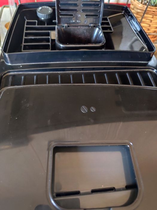 Vind automat cafea DeLonghi Magnifica Start,1000 lei