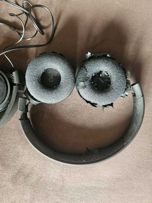 Продавам комплект слушалки