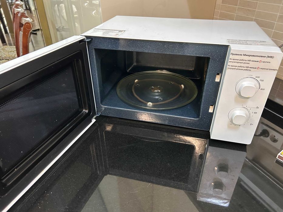 Мироволновя печь, Самсунг, 20л