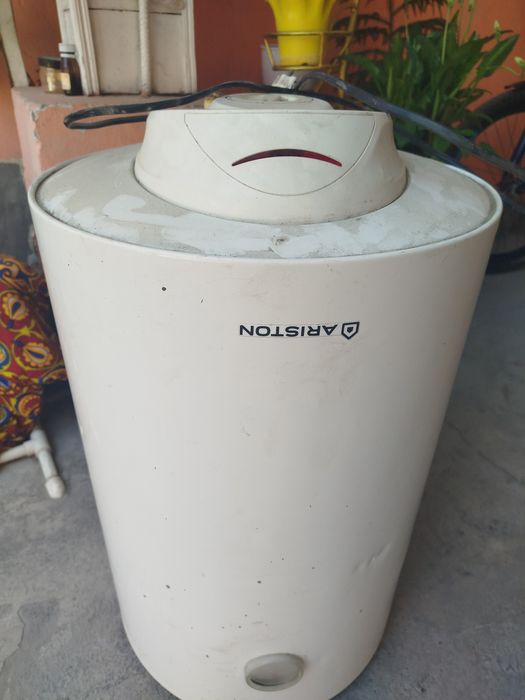 Аристон 80 литр  водонагреватель