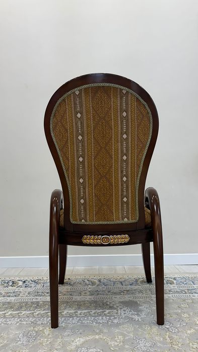 Стол со стульями из чистого дерева